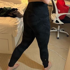 Lululemon Swift Speed Leggings (Black Camo, Size 6)